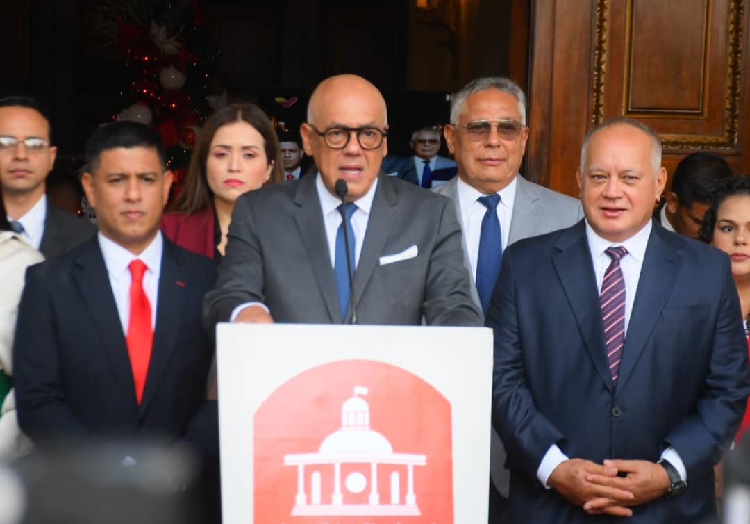 PartidoPSUV's tweet photo. Asamblea Nacional profundizará labor por la paz y la economía https://t.co/aIANip9vjS

#PuebloLegisladorDePaz https://t.co/6c0NnrBC2o