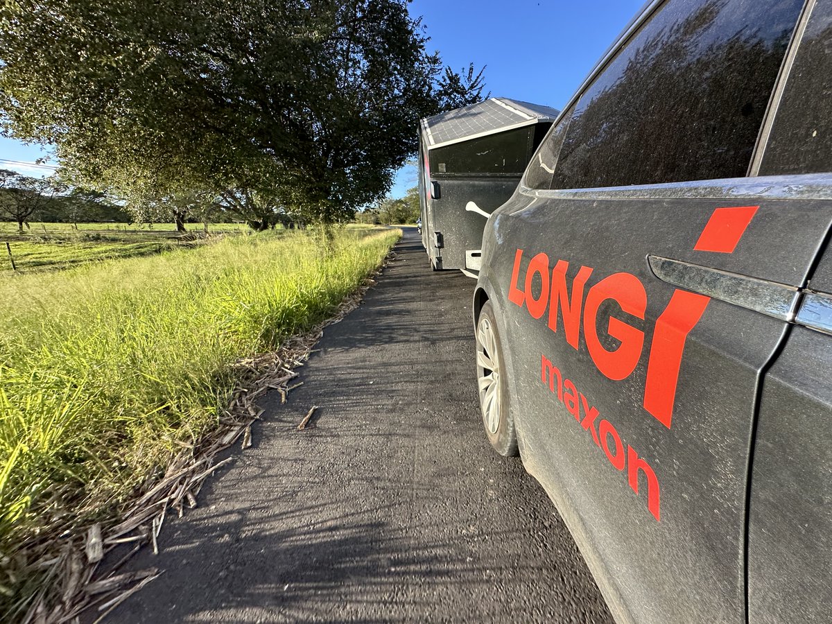 solarbutterfly5's tweet image. We enter the second-to-last country on our journey. After a delay of over two weeks, we finally made it into Costa Rica.

Sun came out and bathed the land in its golden rays. What a warm welcome to Costa Rica! 😄🌞

#SolarButterflyTour #LongiSolar #CostaRica @longi_solar