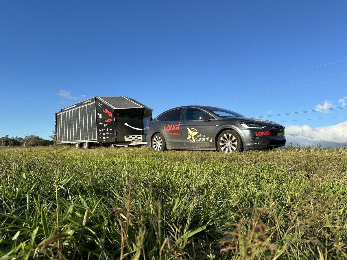 solarbutterfly5's tweet image. We enter the second-to-last country on our journey. After a delay of over two weeks, we finally made it into Costa Rica.

Sun came out and bathed the land in its golden rays. What a warm welcome to Costa Rica! 😄🌞

#SolarButterflyTour #LongiSolar #CostaRica @longi_solar