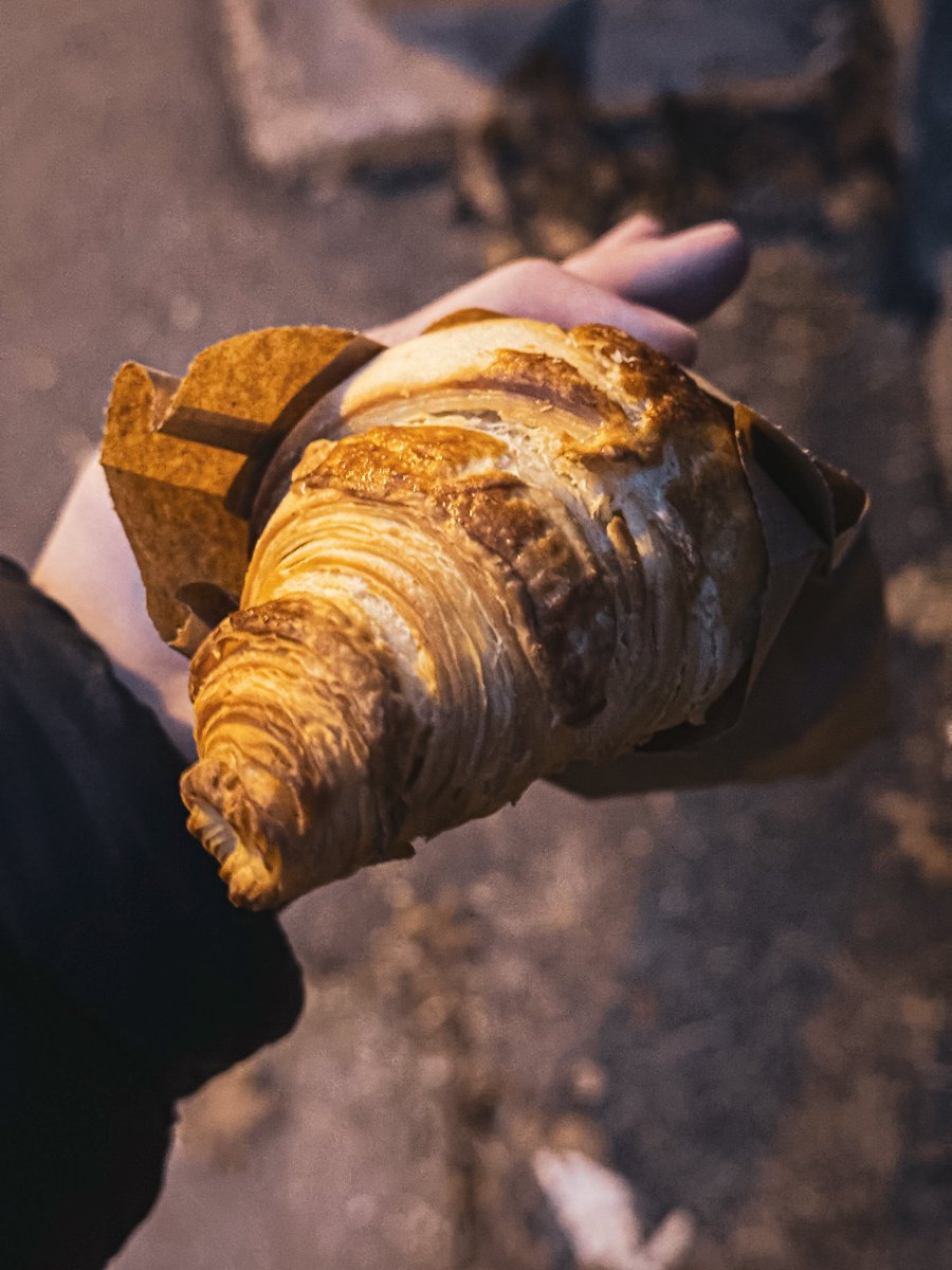 StaniTheCutie's tweet photo. OMG I LOVE CROISSANTS 🥰🥰 https://t.co/z1wKGO1i21