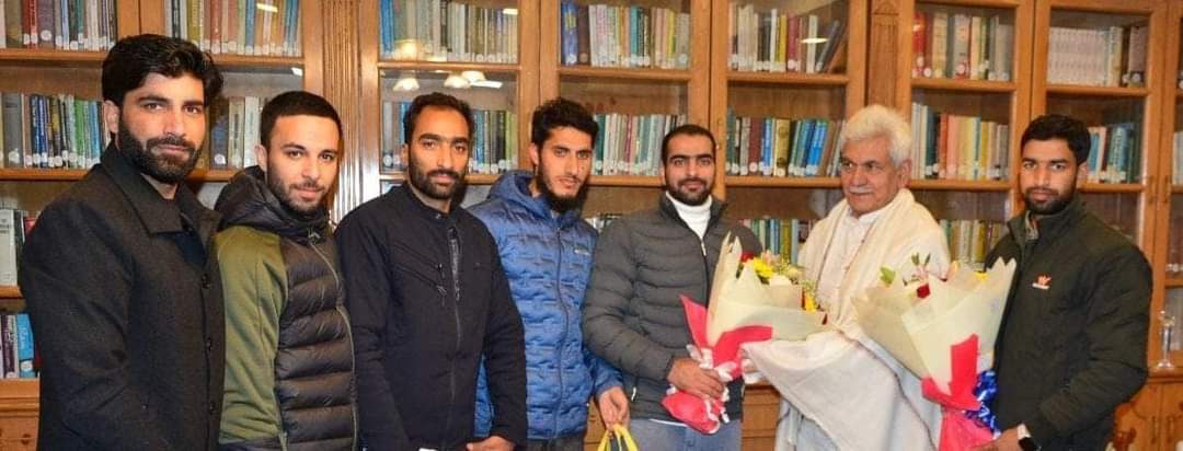 JKPSI2024's tweet photo. A delegation of Candidates selected for various posts in Government departments through @jkssbofficial called on LG Shri @manojsinha_ at Raj Bhawan,today.
The members of the delegation expressed gratitude to the LG for the fast-track selection process.
@diprjk @jkssbofficial https://t.co/ZiwW0TWLfe