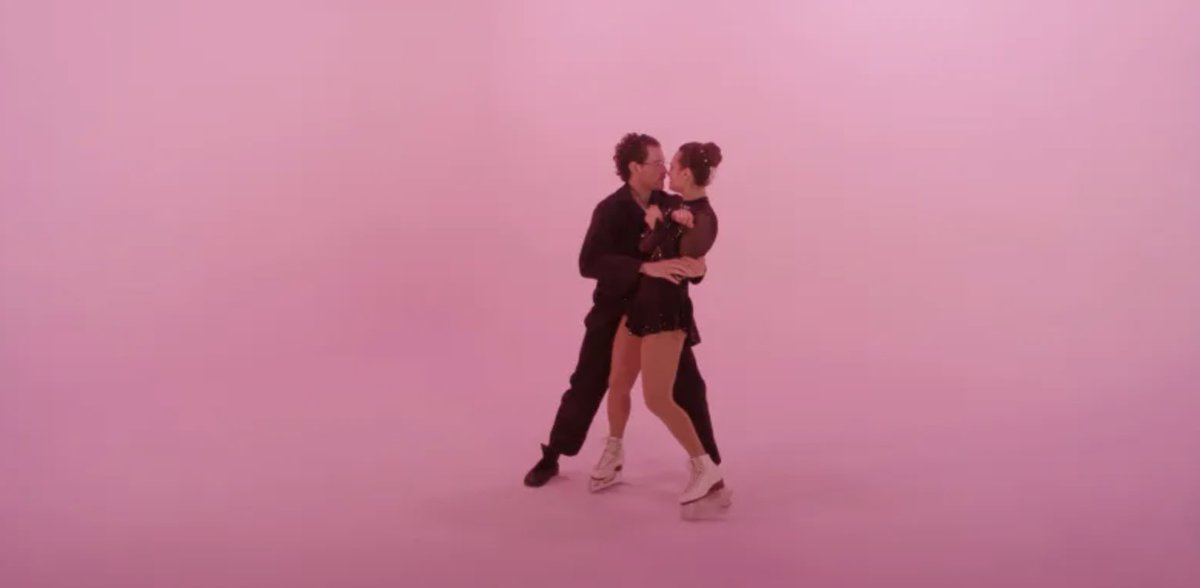 Deadline tweet media