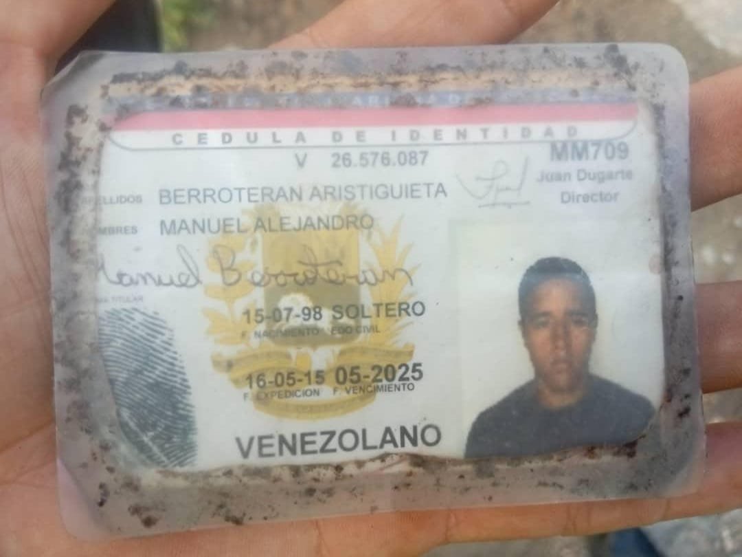 zulbeamarts's tweet photo. Recibido vía WhatsApp...Este joven tuvo un accidente de tránsito el día de ayer en Guarenas en su moto y estuvo en el seguro de Guarenas en malas condiciones y falleció el día de hoy , no se han presentado familiares desde ayer .por favor ayudar a difundir👇 https://t.co/YBtptFFjg3