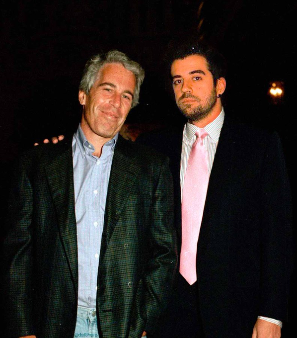 DaftHero's tweet photo. estas imagenes fueron tomadas en una de las famosas fiestas de jeffrey epstein https://t.co/hFzlWilSkg