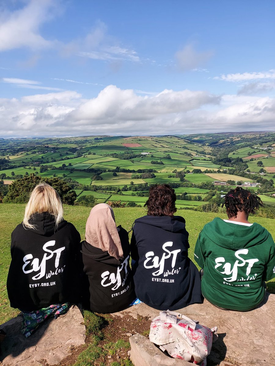 eystwales's tweet photo. What a lovely thoughtful gift to start the new year ! Our talented client Ana, kindly made this for #EYST. We are truly grateful for this beautiful gift & for the opportunity to support & empower our clients. #togetherwearestronger Thank you 🙏 https://t.co/2YJT9ww7L3