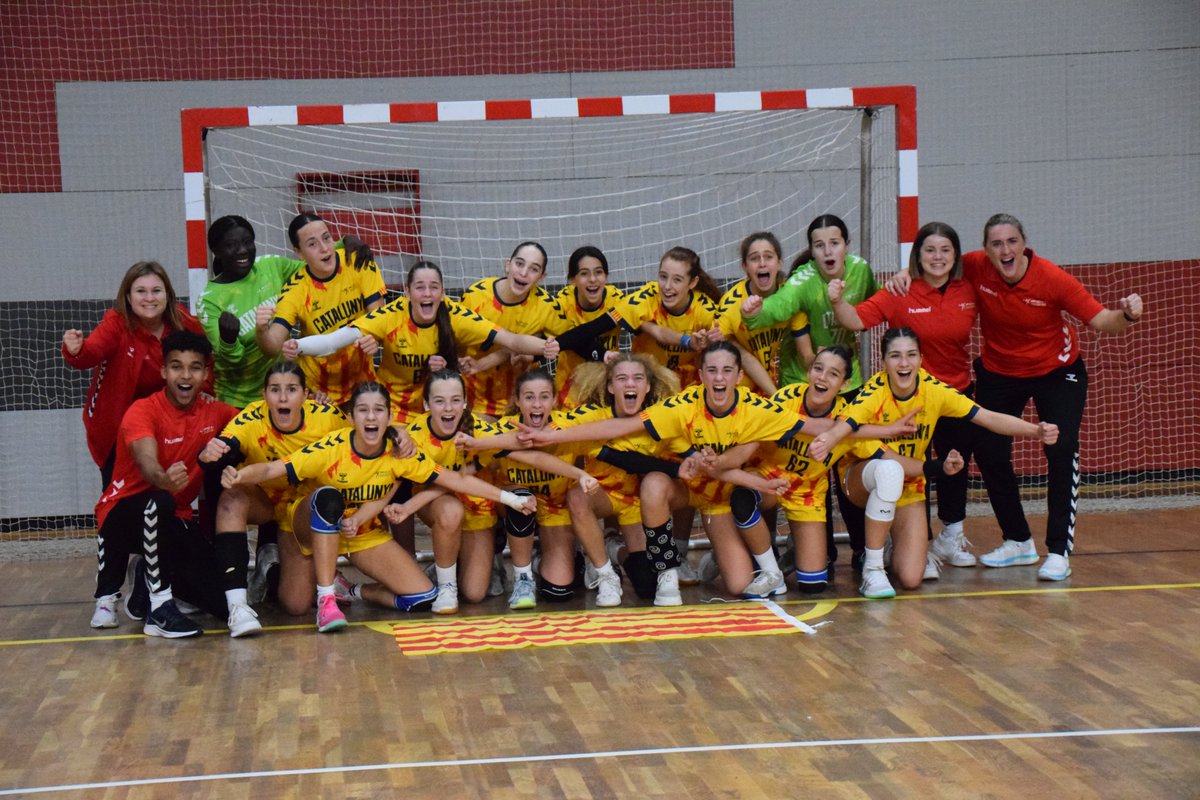 FedCatHandbol's tweet photo. 🤾🏽‍♀️Catalunya és l'única selecció amb tots els seus equips femenins dins de semifinals 👏🏼

Sou enormes noies!💛 https://t.co/emviUg973V