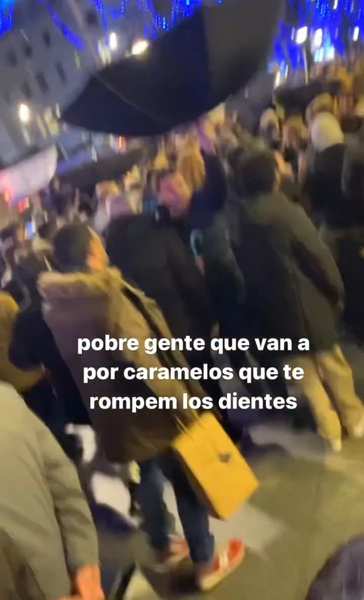 PatadaDeDani's tweet photo. La historia más radical de una piba // la historia menos radical de un pibe https://t.co/ziYEarYDOB
