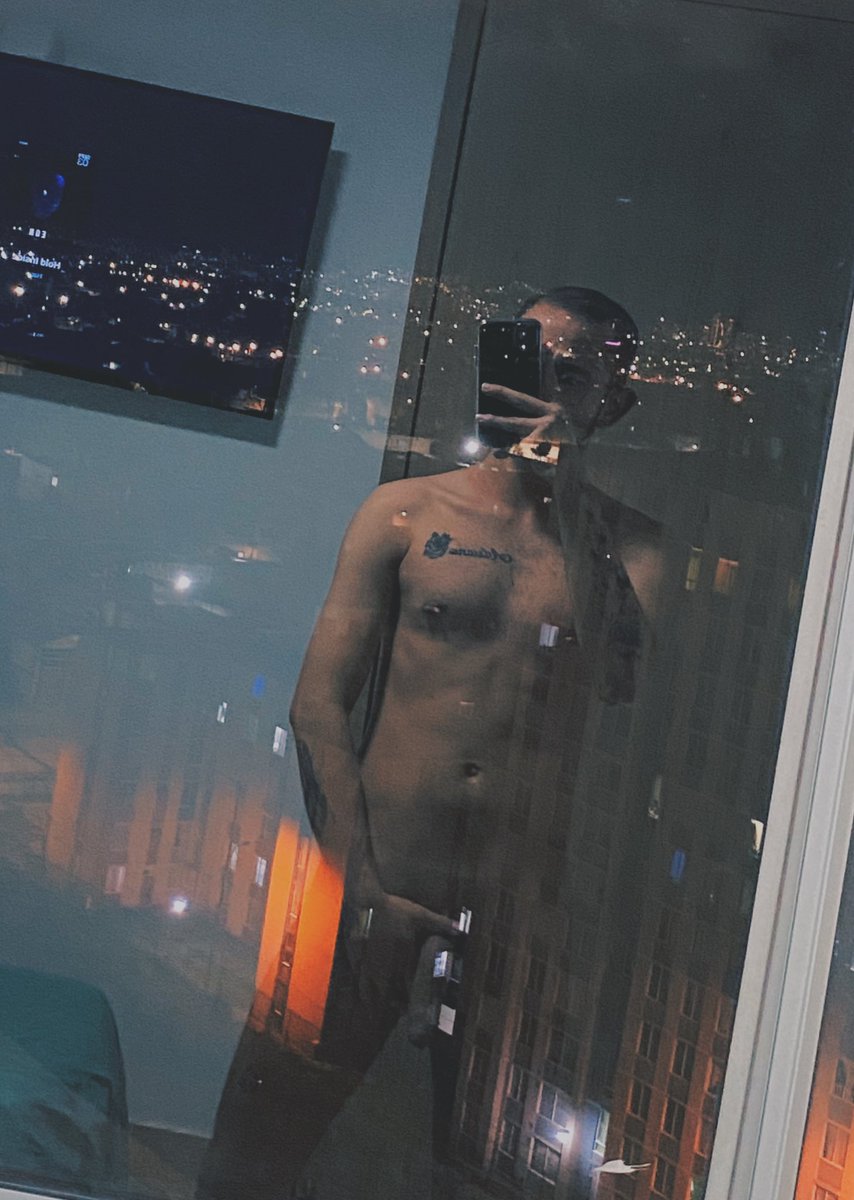 DaviidCardonna2's tweet photo. 🌃���� la vista desde mi ventana está como chimba. 😈 

https://t.co/387doMPbdr

#onlyfan #sexy #gay #follo4folloback #fyp #Bogotá #onlyfansbabe https://t.co/OGoJtq9MAN