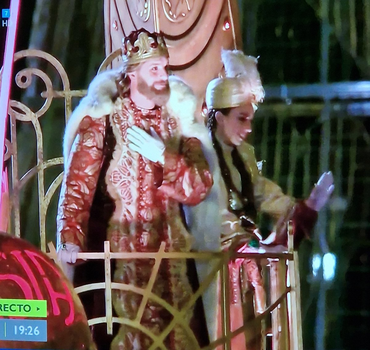 Almu_se's tweet photo. ¡Guapo, guapo, guapo! ¡Rey, Rey, Rey! 🫠 #cabalgatadereyes #Gaspar https://t.co/UBNL9kOmF6