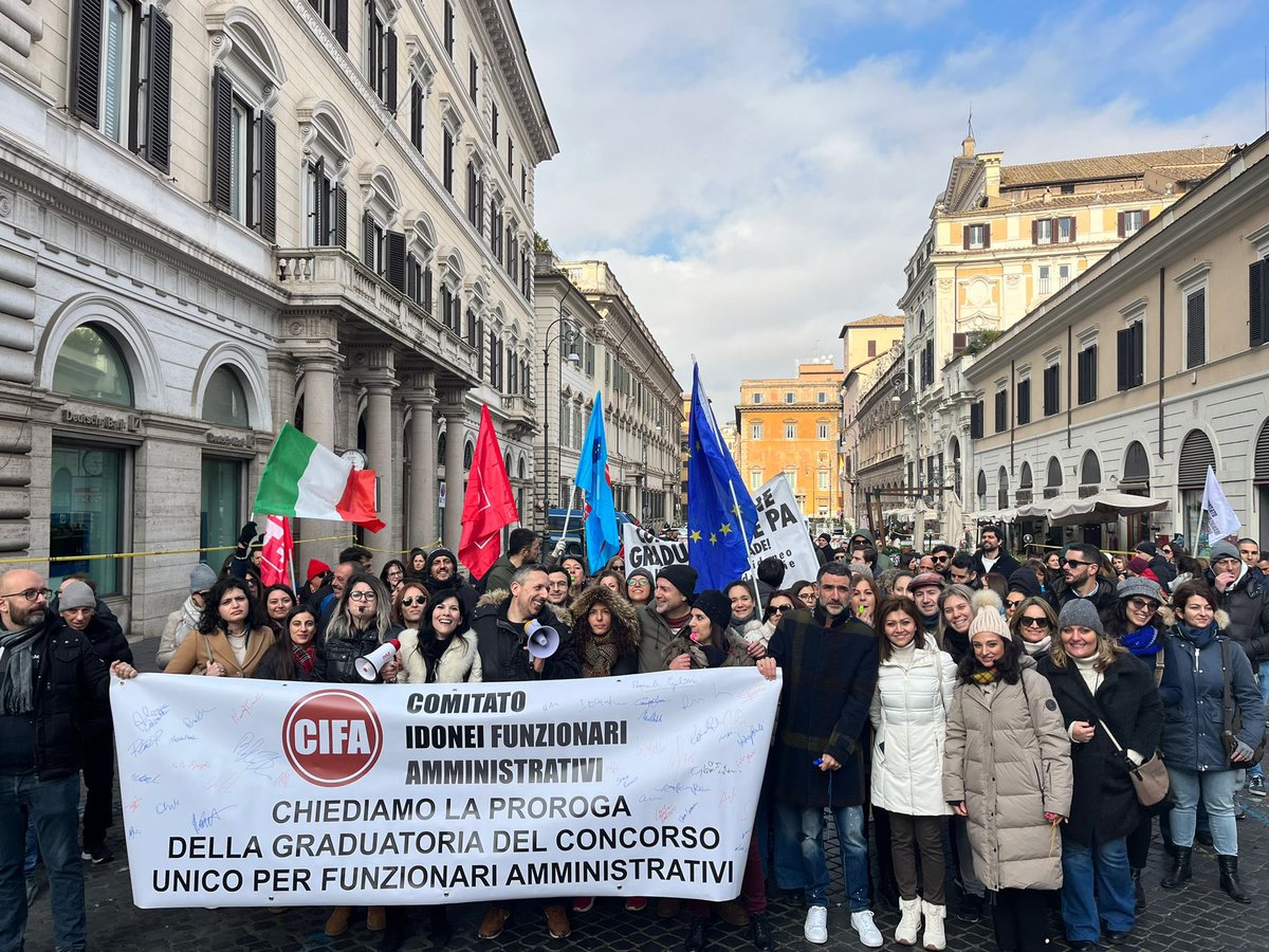 Il Concorso per funzionari amministrativi è costato circa 3 milioni di euro e ci sono ancora circa 14 mila idonei, non numeri, che chiedono di essere assunti. La politica dovrebbe ascoltare le istanze dei cittadini
<a href="/ellabucalo/">ellabucalo</a> 
<a href="/MEF_GOV/">MEF</a> 
<a href="/RapaniErnesto/">Ernesto Rapani</a> 
<a href="/w_rizzetto/">Walter Rizzetto</a>