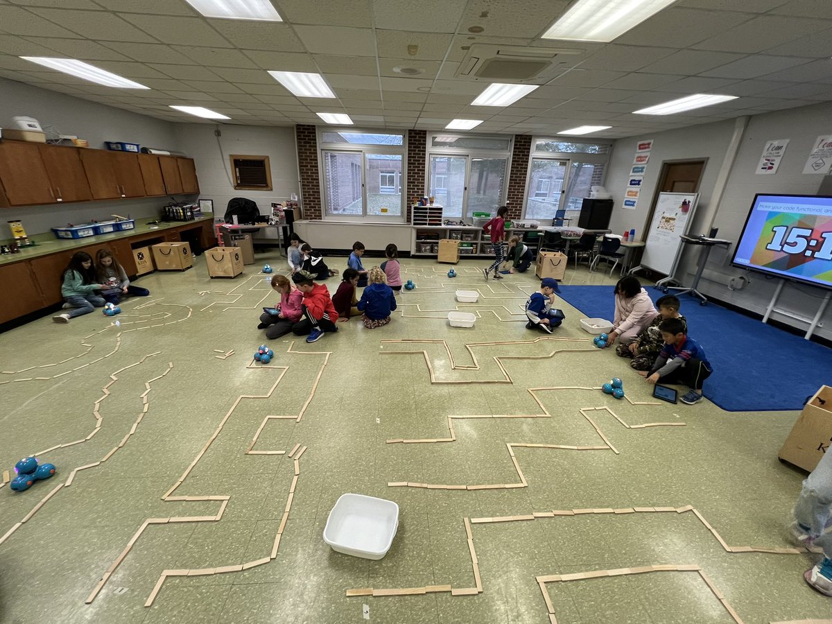 FCSDSPARKLab's tweet photo. The level of perseverance and problem solving was off the charts in the SPARK Lab today. These @NSFairport 4th graders totally rocked it! 👏🏻 @FCSDtweets #robotics @KEVAplanks https://t.co/xJu1eenAVl