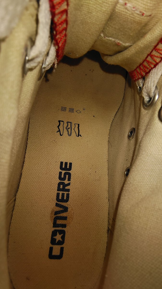 #匡威 #converse #色情文学
发疯文学，纪念新得到的一双经典款红色高帮匡威。