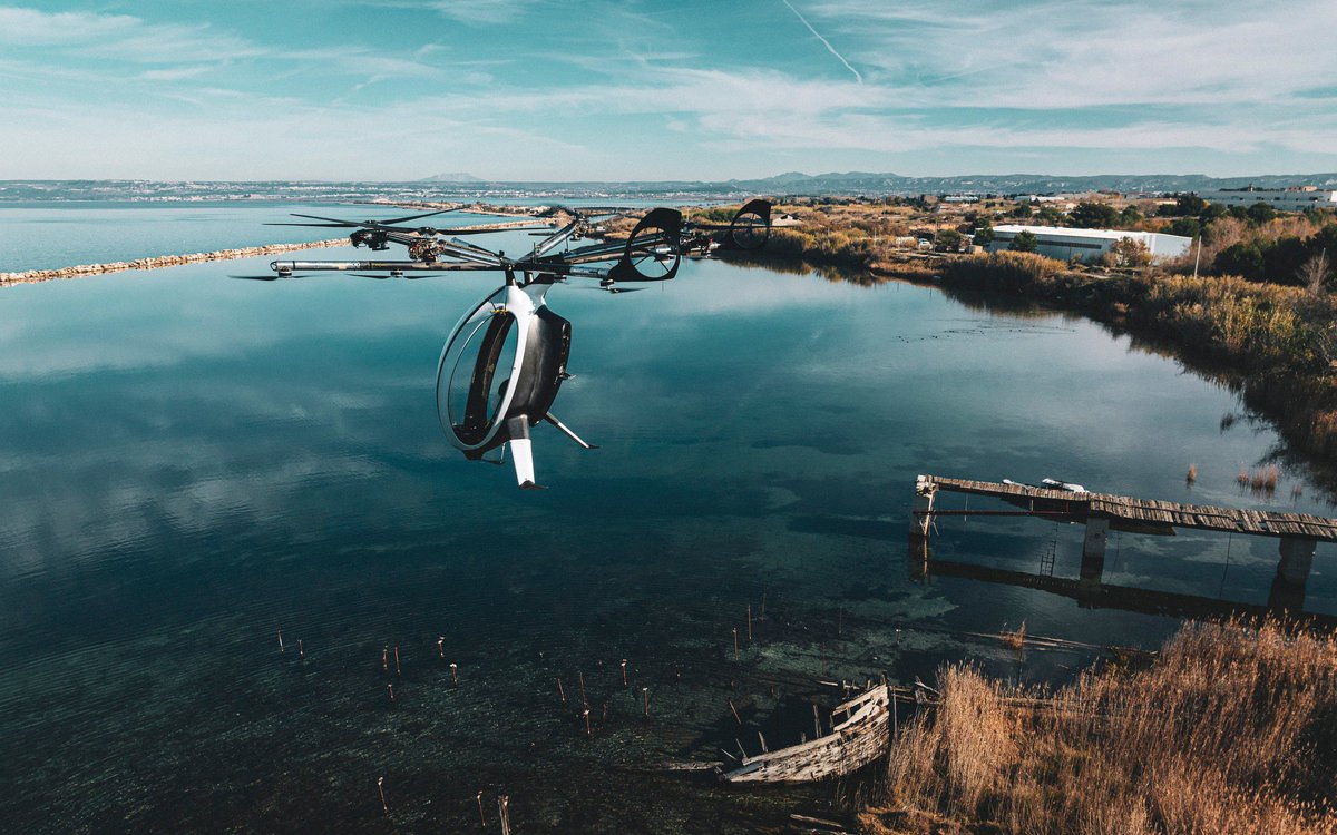 #AirScooter leads us into a new era of #mobility 🚀 Our new flying machine is aligned with the times and offers unparalleled freedom of #flight ✨ ©️ @ivy_digital_prod 🎥 @arnaud_mps 📷 / 🎥 @clement_puig