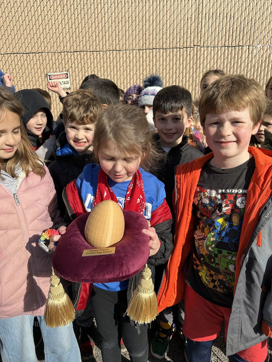 FosterSchoolMTL's tweet photo. Congratulations to 3rd grade for earning the December Foster Falcon Golden Egg Award for being Safe, Organized, Accountable, Responsible at lunch and recess!#SWPBIS #LeboProud 🦅🪺 https://t.co/bdcvjy2Fun