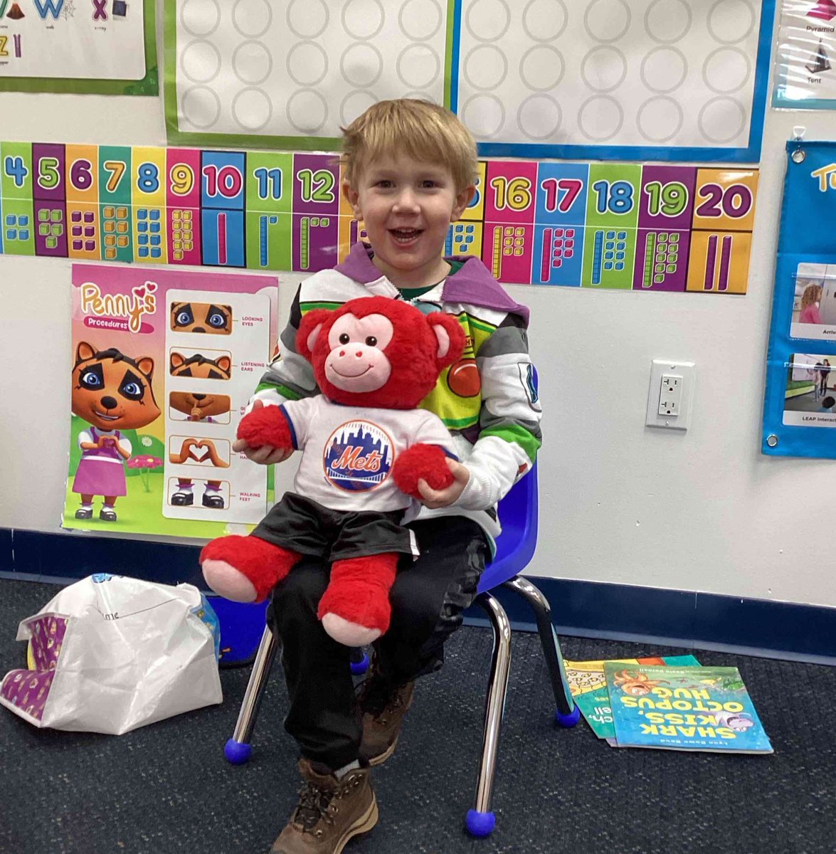 Today Graeme had to bring in something he created. He brought his special monkey w/ his Papa’s voice saying “I love you so much” that he made on Papa’s birthday last year ♥️ Forever missing our #healthcarehero #childgrief #covid19 @drjessigold @CTZebra @GovMurphy @Tara_Swanigan