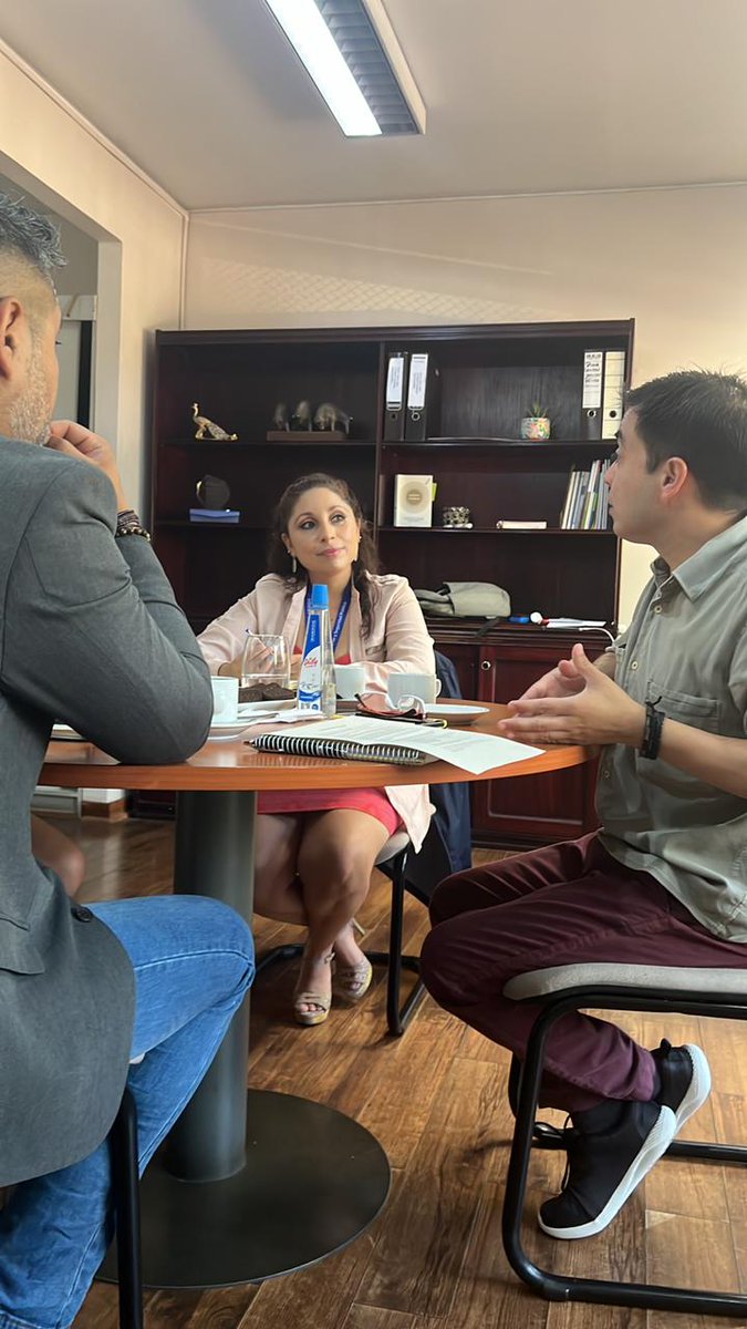 Nuestra Delegada Presidencial <a href="/fkfreire/">Fabiola Freire</a> se reunió con el seremi de Bienes naciones <a href="/MetroBBNN/">Seremi Bienes Nacionales Metropolitana</a> para avanzar en los seguimientos de compromisos de la Provincia <a href="/min_interior/">Ministerio del Interior</a> #Seguimos