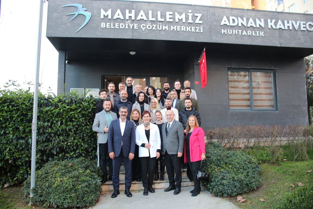 İl Başkanımız Sayın <a href="/Yucel_Coskun/">Yücel Coşkun</a>, Genel İdare Kurulu Üyemiz Sayın <a href="/ErolKarapinar/">Erol Karapınar</a> ve teşkilat mensuplarımız ile birlikte, #Bizimİstanbul çalışmamız kapsamında Beylikdüzü ilçemizin 10 mahallesinde esnafımızı ziyaret ederek dertlerini dinledi.

Yerel seçimler sonrası; Allahın izni,
