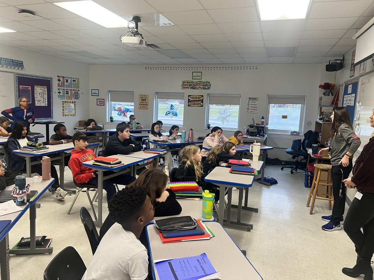 MikeGinestre's tweet photo. Thank you @PrincipalDauria for the invite to attend your town hall meetings today. Awesome conversations with our students on how to be super successful at our Middle School. @SweetHomeCSD @SHMSptsa @sweethomecsdSET #WeAreSweetHome https://t.co/J2qltjvi6t