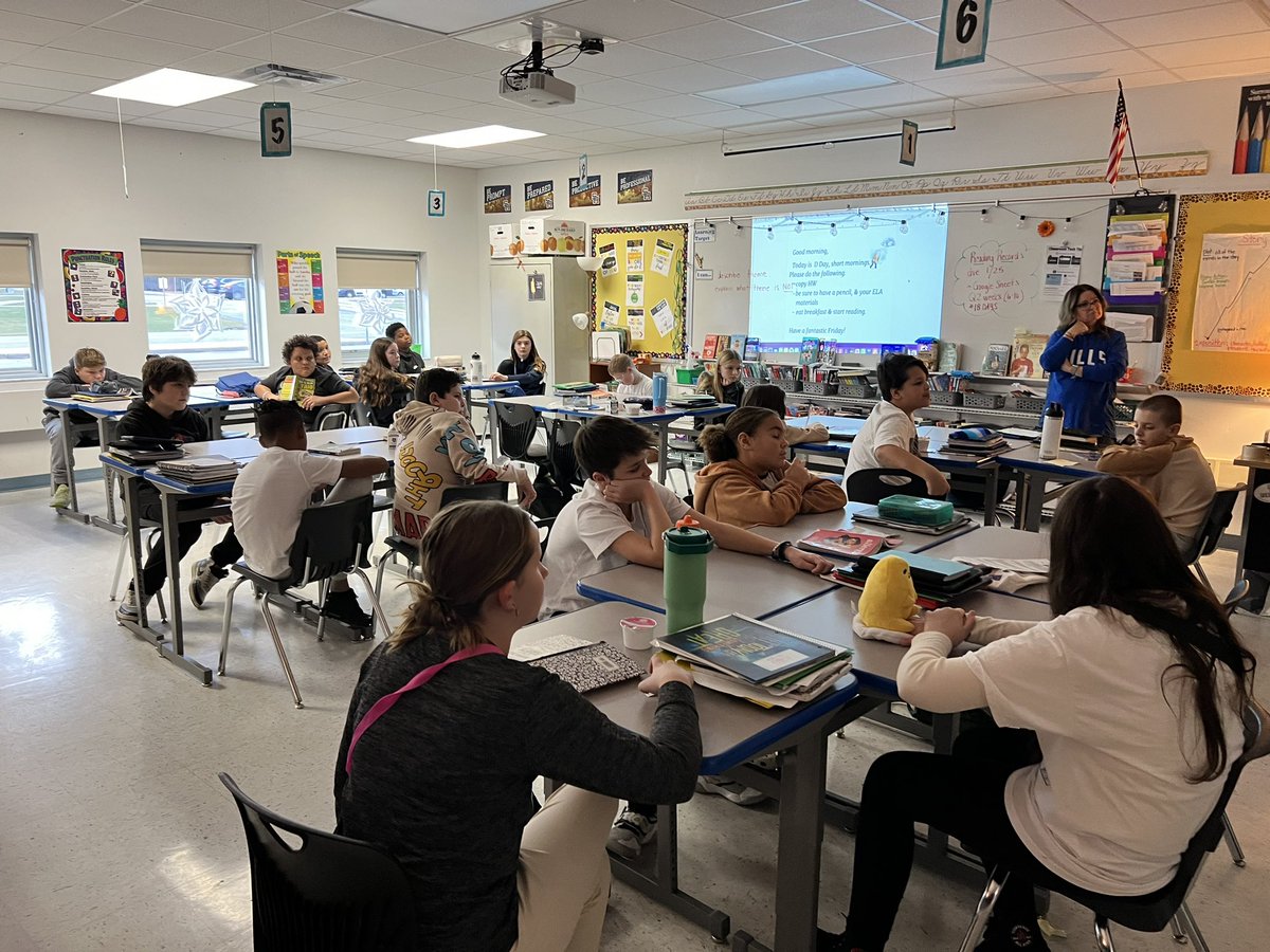 MikeGinestre's tweet photo. Thank you @PrincipalDauria for the invite to attend your town hall meetings today. Awesome conversations with our students on how to be super successful at our Middle School. @SweetHomeCSD @SHMSptsa @sweethomecsdSET #WeAreSweetHome https://t.co/J2qltjvi6t