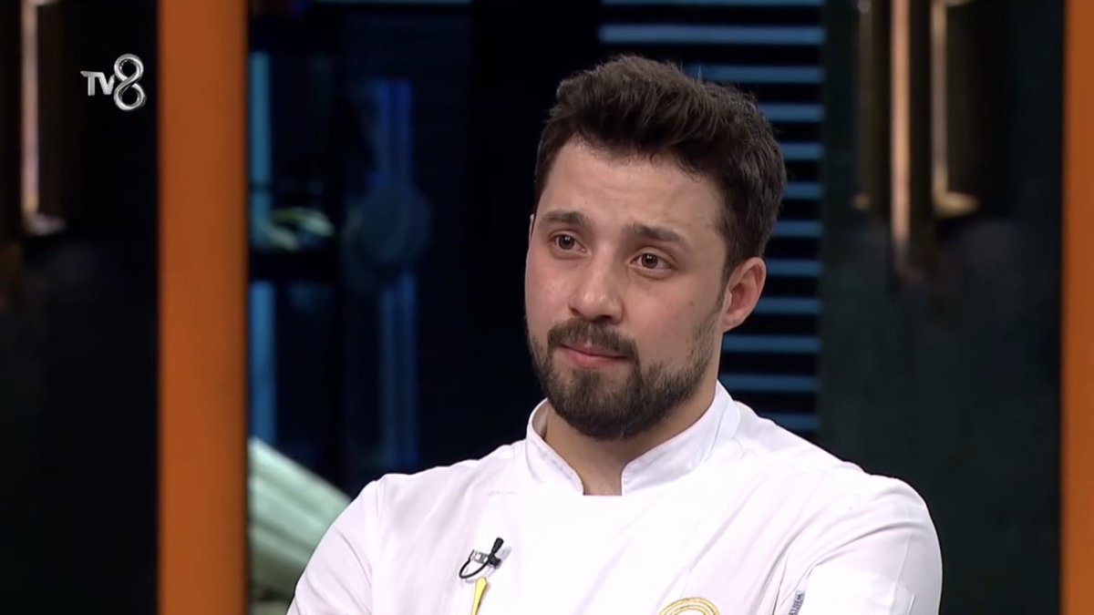 yazovaa's tweet photo. Gerçekten ağlayacağım ya Hasan’ın elenme şekline bakın cidden o kadar üzücü ki. Keşke kötü yemek yapıp elenseydi böylesi çok yazık ya..
#MasterChefAllStar https://t.co/kiU4RGLw9e