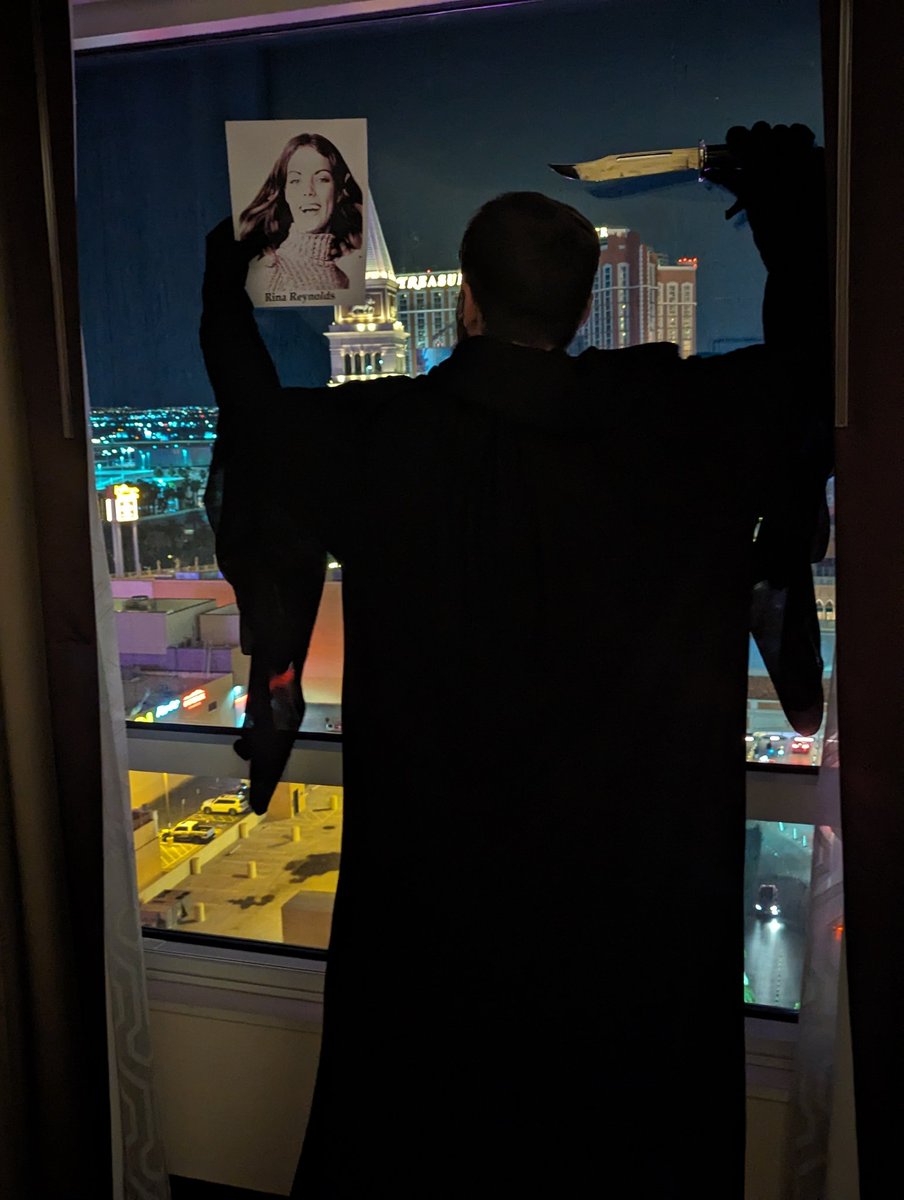 Thisguywashere4's tweet image. "I searched for a mother too, an actress named Rina Reynolds. I tried to find her my whole life. And four years ago I actually trackedher down". #screamcosplay #RomanBridger #Scream3 #HorrorMovies