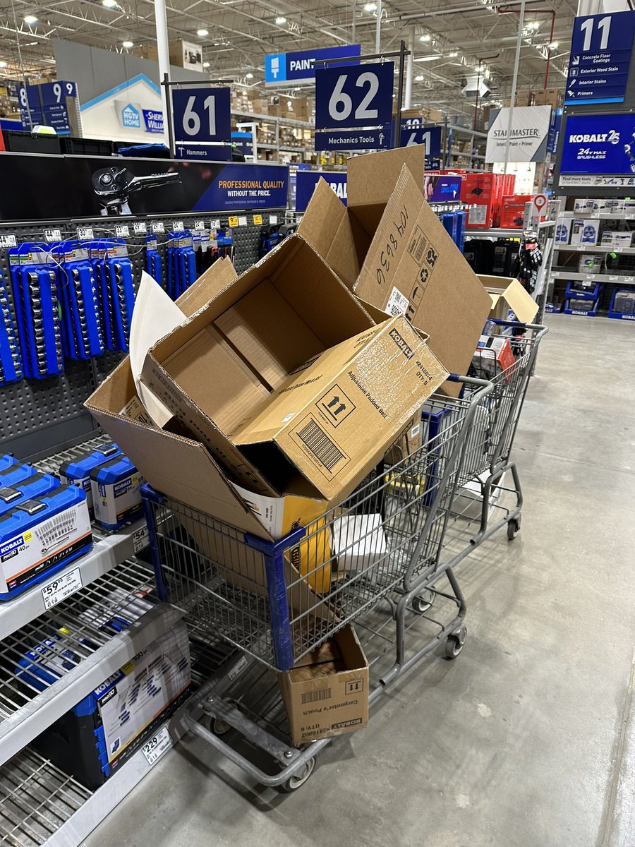 lenny0746's tweet image. Before and after power pack down of Tool Wall. Tool associates have done an amazing job. @BenitoKomadina @JBBailey9 @kennygrimsley @alicia_sanders1 @jwaddell746 @Thomasa312 #powerpackdown #cardboardchallenge