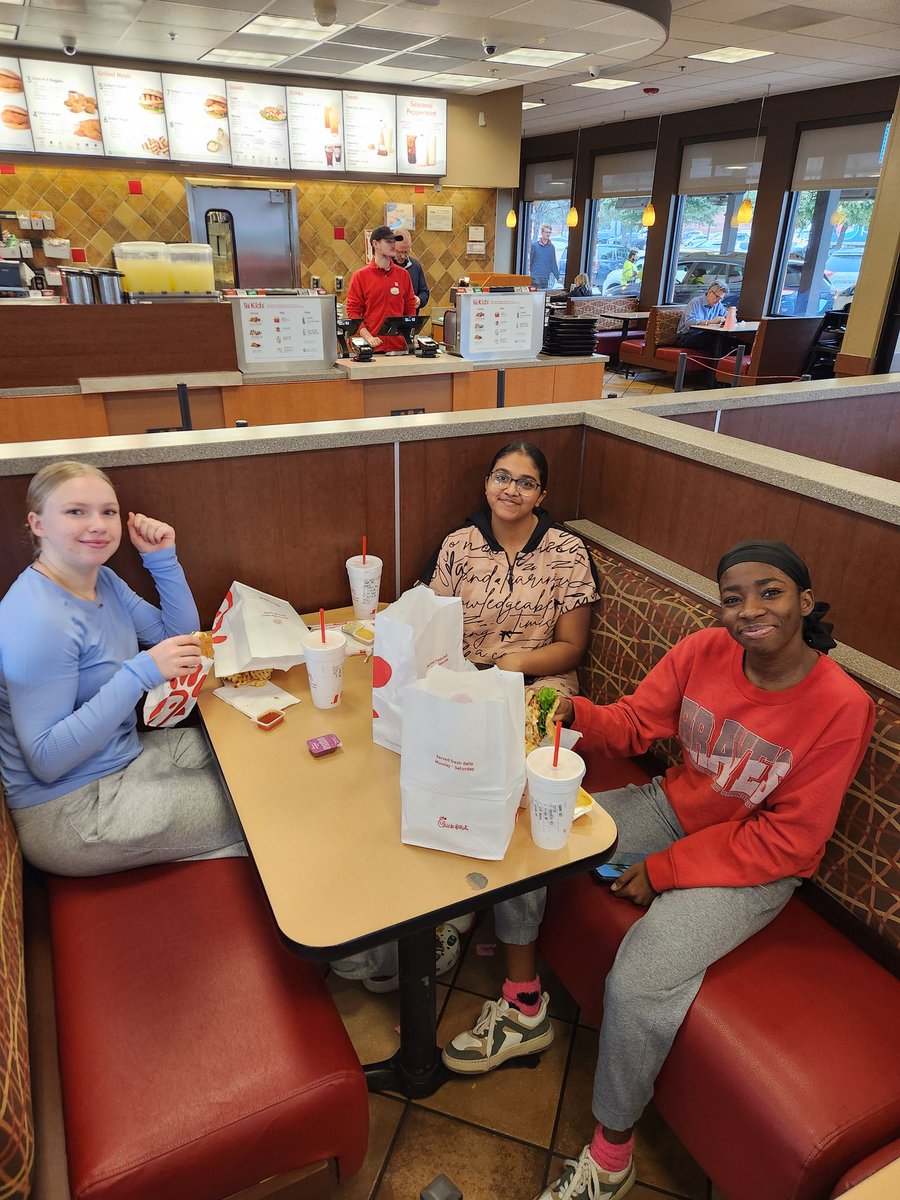 RedhawksWrestle's tweet photo. Operation Chick-fil-A take over was a success. We heard the fastest way to an athletes heart is through food and fellowship. https://t.co/AL1RfyIQm8