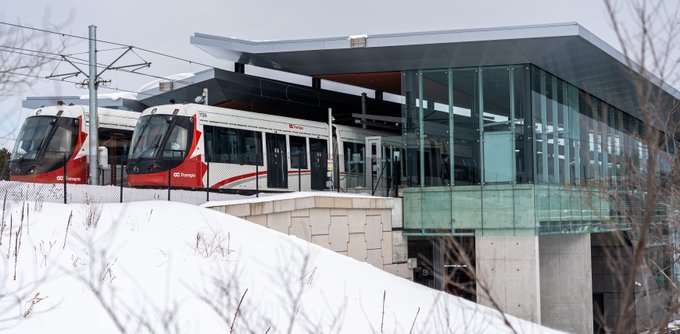 O-Trains stopped at Bayview Station. 