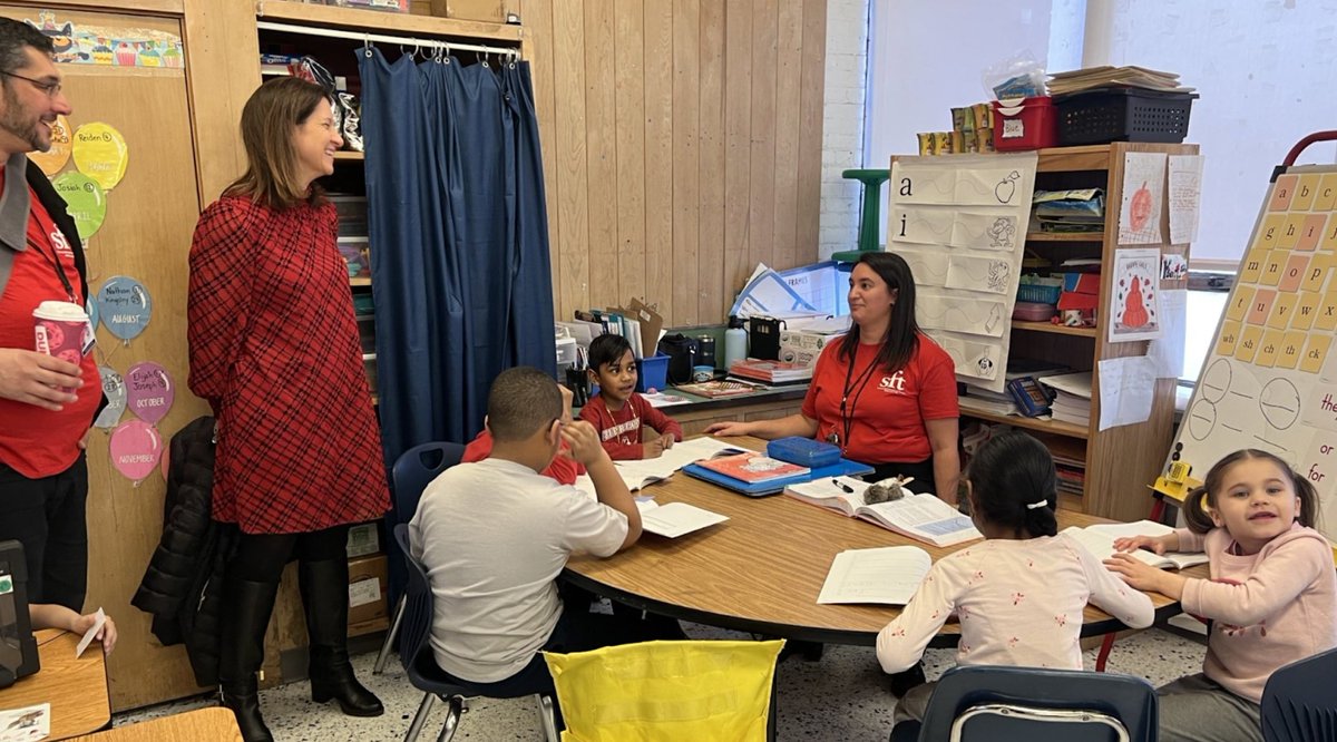 Thrilled to visit William Keane Elementary in @SCSchools today! 🍎 Although the state has labeled them in receivership, this is NOT a failing school. Bravo to @sft803 and the entire team for their work and dedication to the community. @NYSUT @jb803 @MikeJSilvestri #DragonsRising