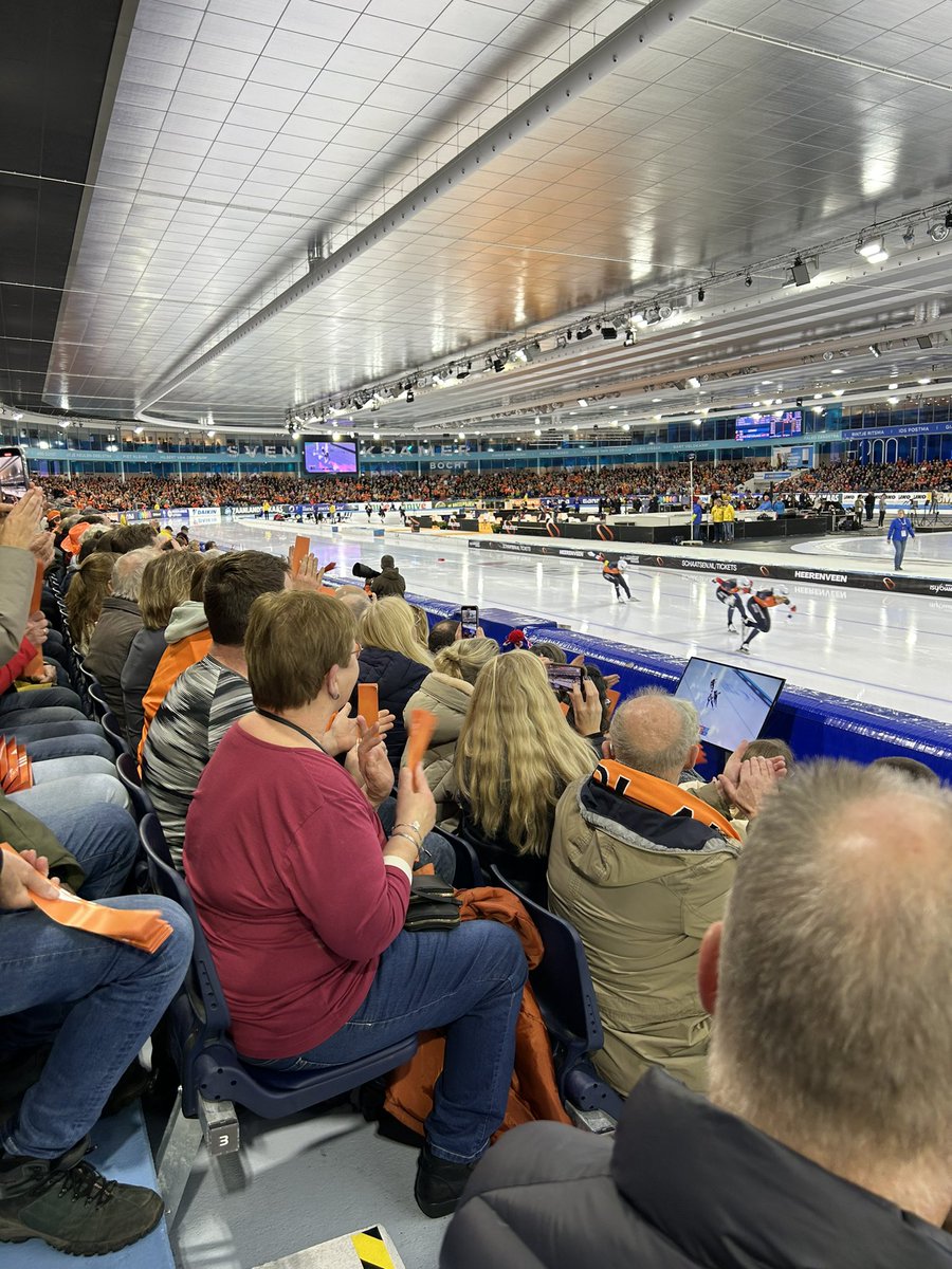 Lekker begin om het EK in een vol <a href="/Thialf/">Thialf</a> met goud te starten. Complimenten <a href="/HouseOfSports/">Atharv</a> en <a href="/KNSB/">KNSB</a> voor de gave entourage!
