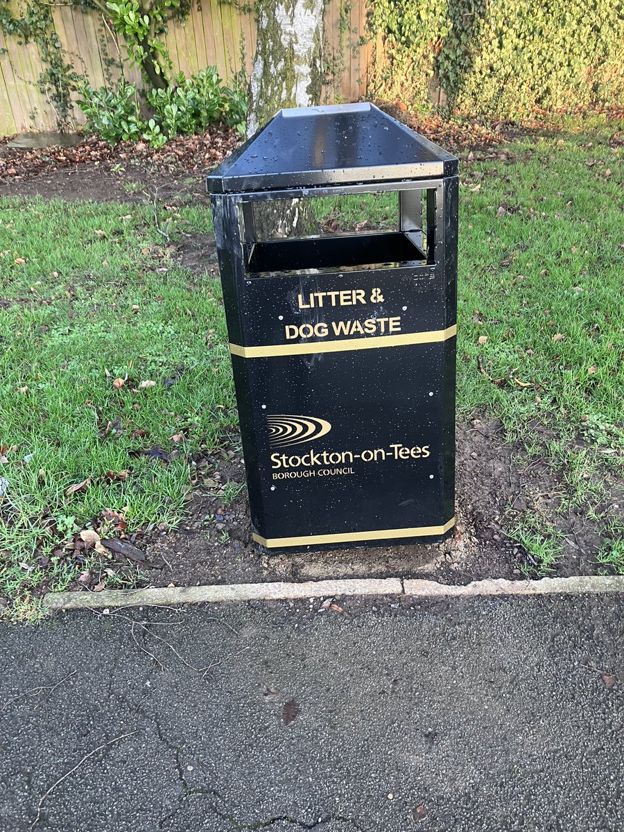 alexiahardy23's tweet photo. @stocktoncouncil you have replaced a waste bin on Yarm Spitalfields estate, however this bin is not secured to its foundation the nuts and bolts are visible the bin is not level and waiting to be knocked over. Woefully inadequate council tax D and you can’t maintain a waste bin https://t.co/3AzhTc3Sc0