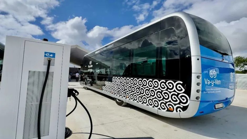 GlobalEnergyMEX's tweet photo. #ELECTROMOVILIDAD | El @GobYucatan y la @Agencia_ATY, en colaboración con @ABBMexico, iniciaron las #operaciones del proyecto #IETRAM con autobuses 100% #eléctricos

👉🏻 Conoce los detalles: https://t.co/FHwbQnEf6h

#energynews #nacional #estados #gobierno #México #alternativas https://t.co/rySm8Esr6g