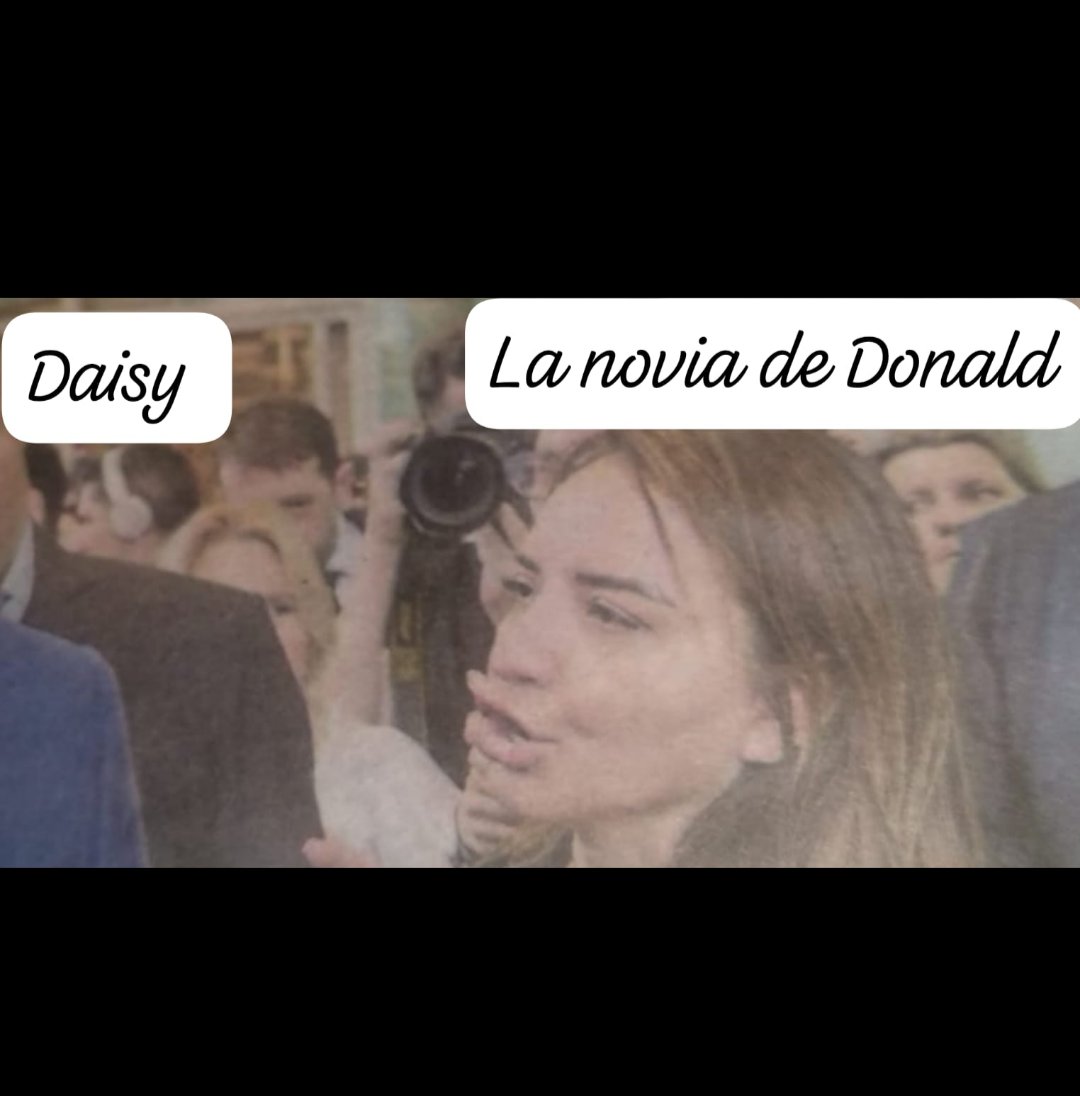 Que mala foto.....hasta parece con Botox a full.....