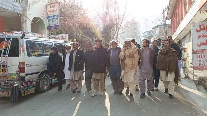 s_jafarshah's tweet photo. الیکشن مہم | میاندم 🚩
نامزد امیدوار Pk-3 سید جعفر شاہ صاحب کا دورہ میاندم، مشران بھی موجود.
شکریہ میاندم 🙏❤️
انشاءالله يو ځل بيا ✌️🚩
#ANP #PK_3 #SyedJafarShah https://t.co/K0HbqsKRgJ