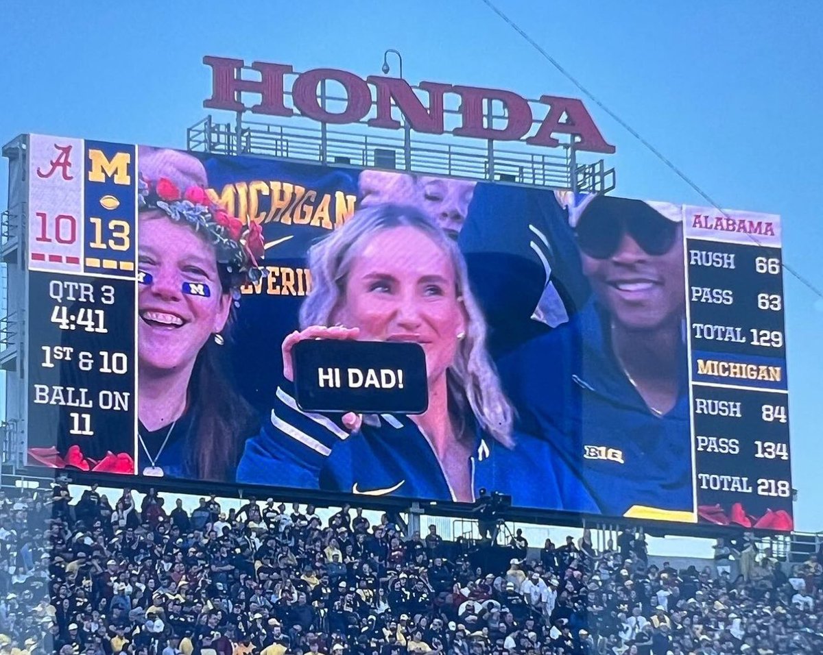 MrHarris55's tweet photo. @stoolpresidente @Gametime Hey @Gametime, we made the Rose Bowl look like a maize-and-blue paradise last weekend in Pasadena! Living in Phoenix hasn't melted our love for the Wolverines. Send us to witness another victory - ready to bring the heat in support! 🌵💙🏈 #GoBlue #MichiganFootball https://t.co/vsU8LFSJKU