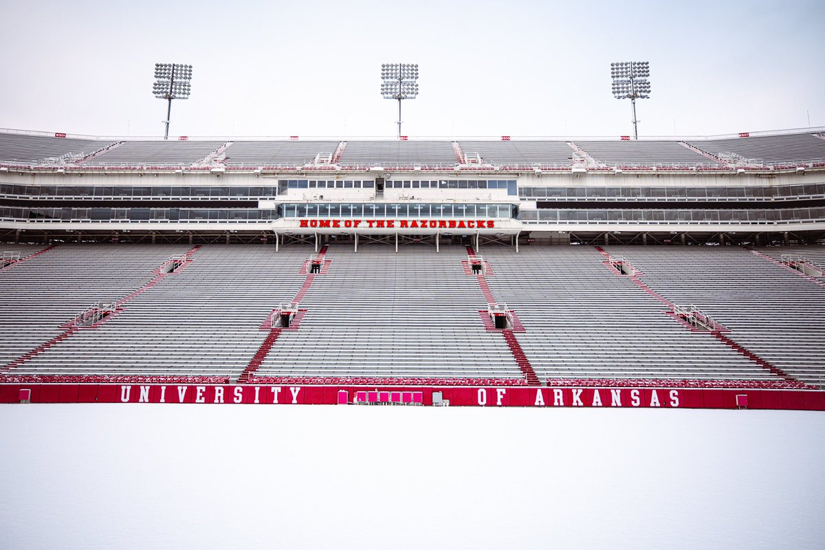 RazorbackFB's tweet photo. Winter Wonderland ❄️🏈 https://t.co/bDj6VS6ejR