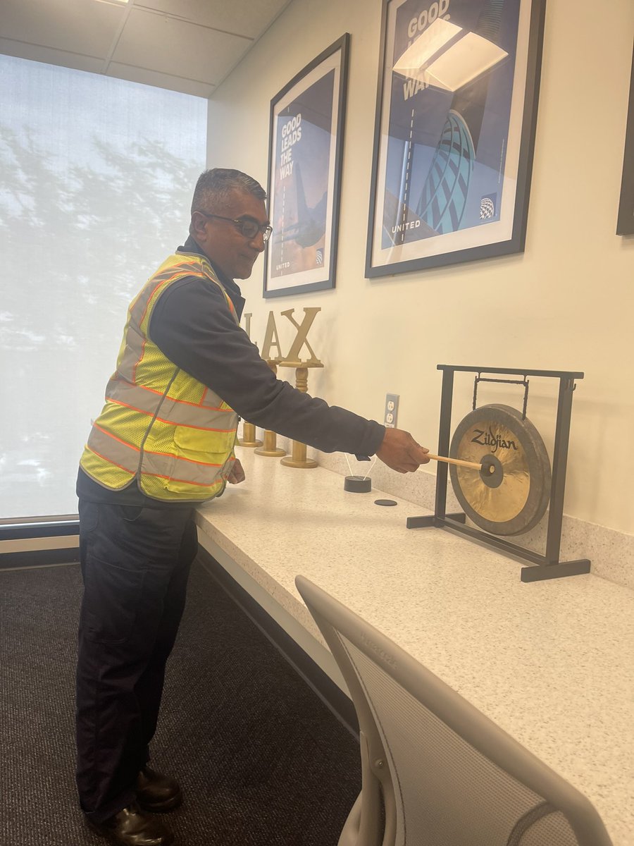 Al (@al_pact) on Twitter photo First 💯⭐️ of the year for LAX. Thanks to RSE Singh for saving a flight and making sure all bags were boarded. <a href="/dtpilot19/">David Terry</a> <a href="/Glennhdaniels/">Glenn Daniels</a> <a href="/KimberlyChiu_UA/">Kimberly Chiu</a> <a href="/DorisGunnell/">Doris Gunnell</a> <a href="/dclove20/">Donald Love</a> <a href="/BusOfficeLAX/">LAX Business Office</a> First 💯⭐️ of the year for LAX. Thanks to RSE Singh for saving a flight and making sure all bags were boarded. <a href="/dtpilot19/">David Terry</a> <a href="/Glennhdaniels/">Glenn Daniels</a> <a href="/KimberlyChiu_UA/">Kimberly Chiu</a> <a href="/DorisGunnell/">Doris Gunnell</a> <a href="/dclove20/">Donald Love</a> <a href="/BusOfficeLAX/">LAX Business Office</a>