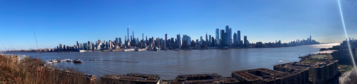 Currently stood on the edge of New York. Is there a better view from any football pitch in the world? 📍Weehawken Public Playground, New Jersey.