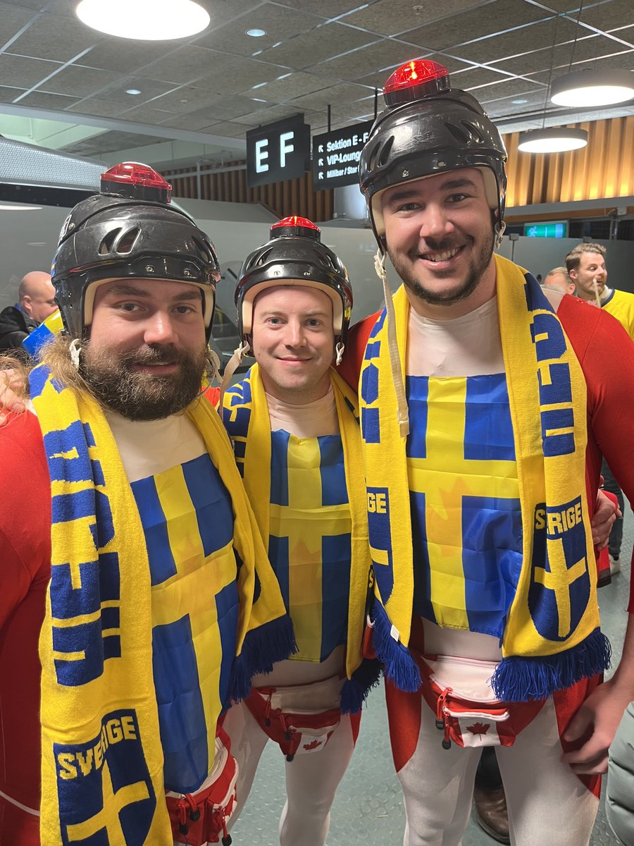 mattmurley19's tweet photo. Please explain @BizNasty2point0 and @armdog 

#WorldJuniors @spittinchiclets https://t.co/3bb65EFoWI