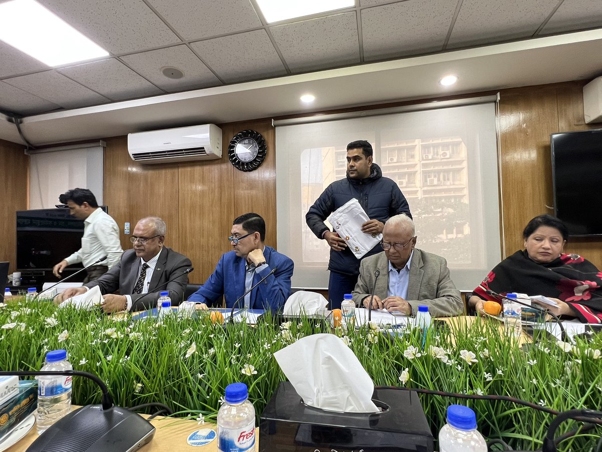 বংলাদেশশ্রমীককল্যাণ ফাউন্ডেশন পরিচালনা বোর্ড এর ২৯তম সভা। সাভায় দুইজন ক্যানসারে আক্রান্ত শ্রমিকের জন্য ২ লক্ষ টাকা বরাদ্ধ অনুমোদন দেয়া হয়