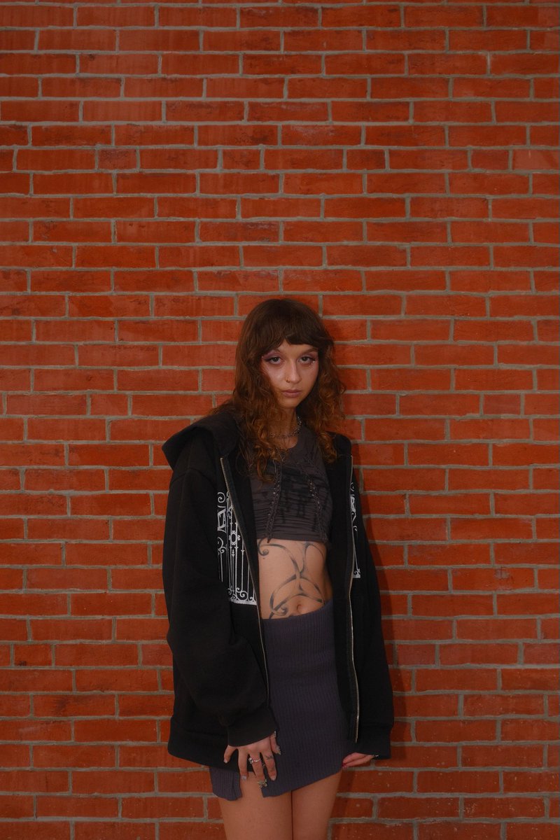 jewelssea's tweet photo. new press pics by vic deni 🦥🖤 https://t.co/4IXXG69KCU