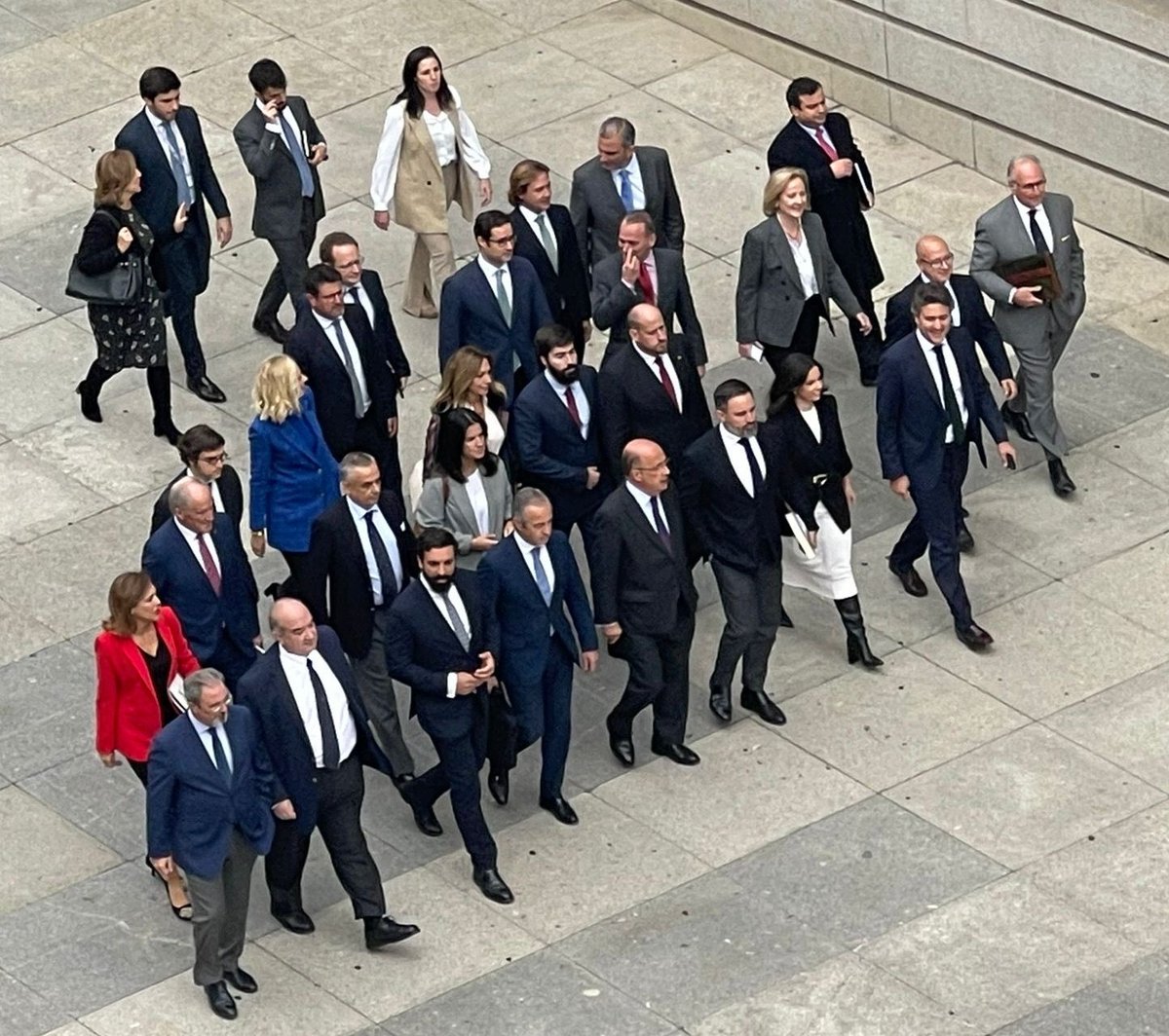 Croni_Patriotas's tweet photo. De cómo se produjo en un partido político un proceso de transformación pasando de ser la Derecha, a Derehicha Cobarde. Transitó a Tibios y finalizó en Zurdos de Mierda, en simbiosis con el @PSOE.
Por eso votamos a @vox_es. 
Es la Derecha. 
Lo único frente a la izquierda. https://t.co/KYDbTF2BZf