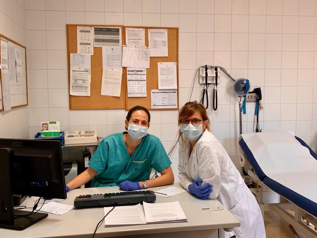 apmallorca's tweet photo. 🤧 Si cal anar a urgències o tens símptomes respiratoris

😷Per la salut de tots, porta mascareta!

✅ Està demostrat que redueix la transmissió de les infeccions respiratòries i evita els contagis.

👏Si et protegeixes, protegeixes a tots https://t.co/9RbcWXW8d4