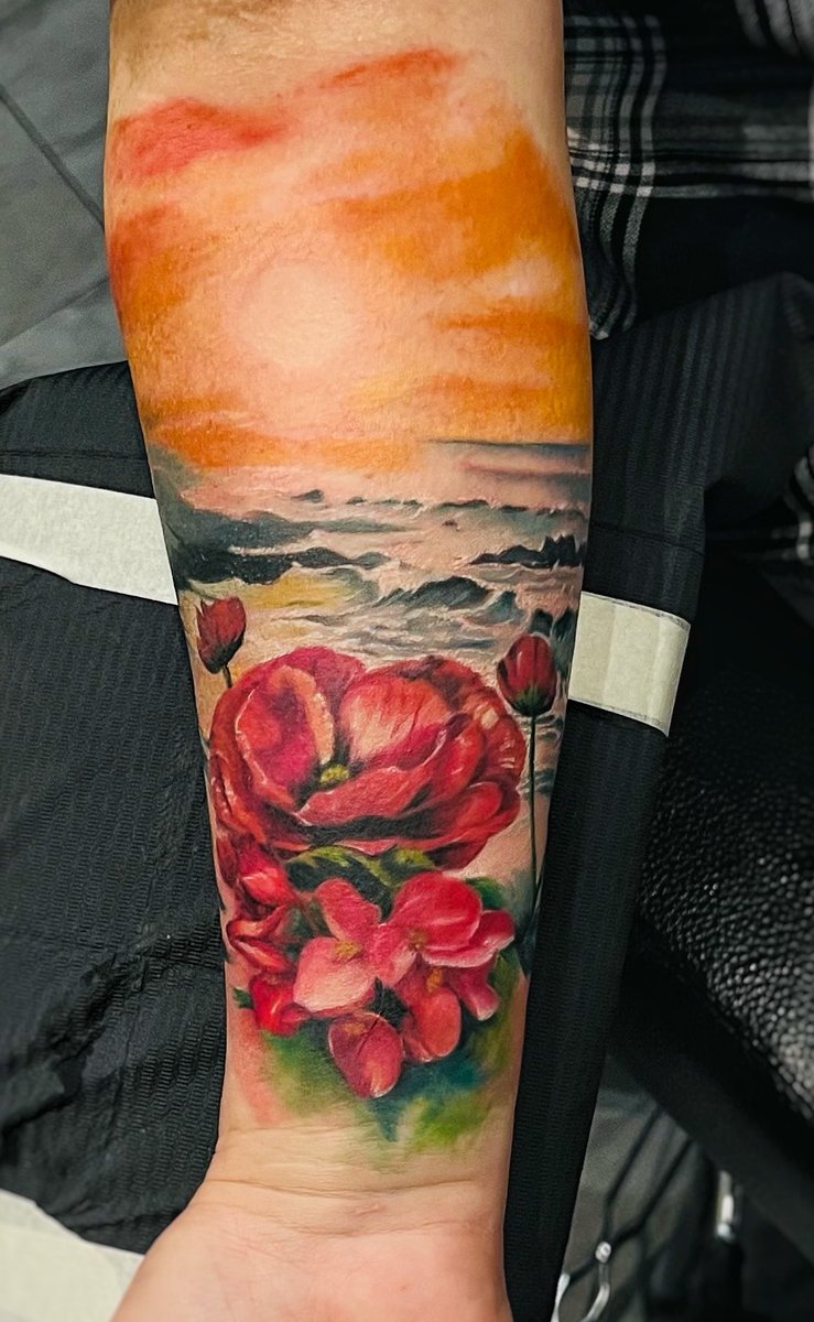 crogandotattoos's tweet photo. Some beautiful colors in this piece, hope you like it ❤️ https://t.co/n9WAsac8go
