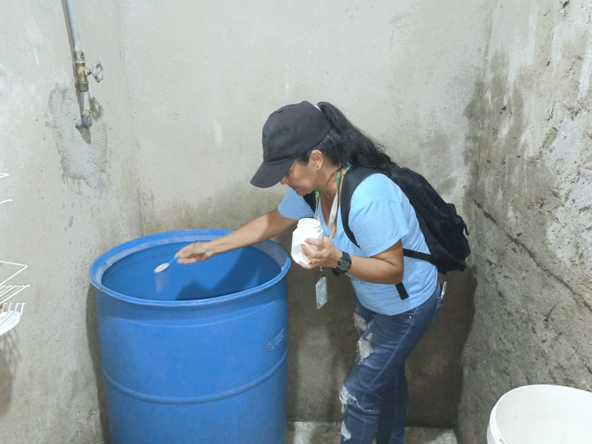 MalarioMerida18's tweet photo. #5ene #PuebloLegisladorDePaz
En el marco del Plan Integrado contra el Dengue, 1258 personas fueron protegidas en la jornada de termonebulización y abatización llevadas a cabo en la parroquia Osuna Rodríguez del municipio Libertador. https://t.co/QOFe1MFVU9