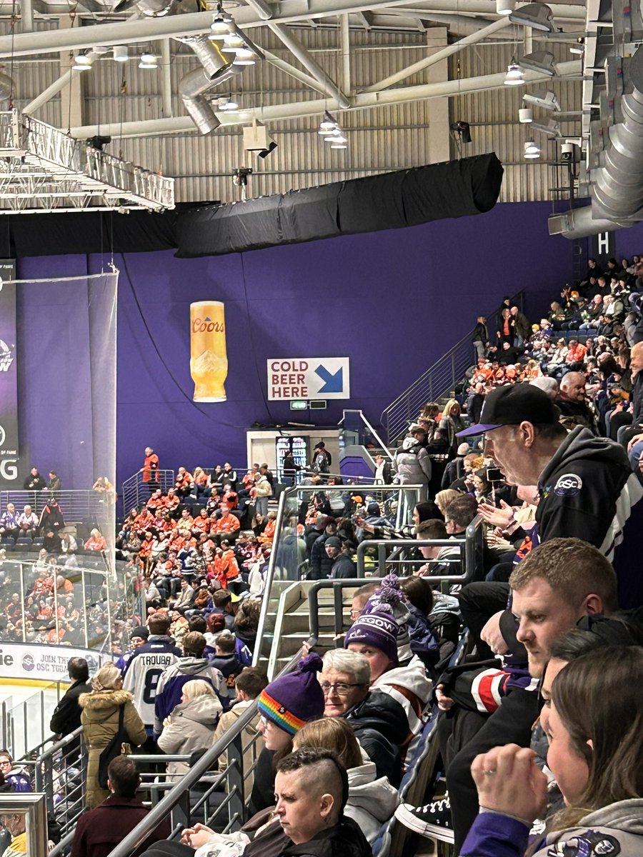 A good turnout from the <a href="/steelershockey/">Sheffield Steelers</a> fans 👏🏻#GLAvSHE