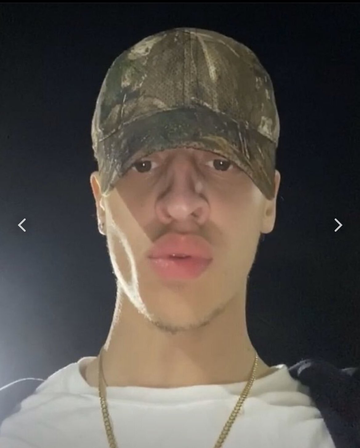 1 pic. If I got deployed to the Army would you cheat on me? https://t.co/UYETyOU6vG