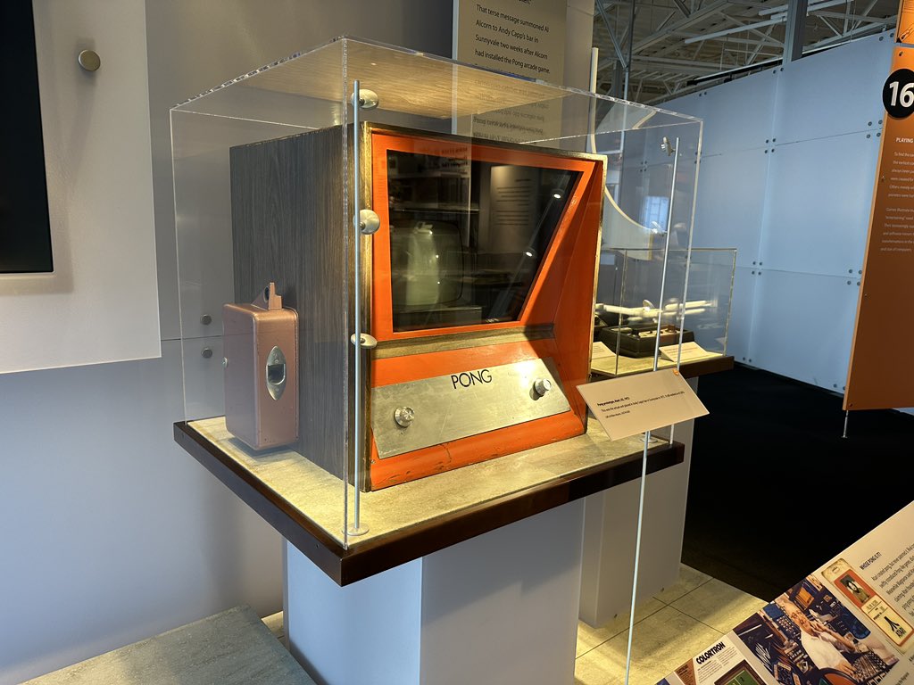 petterij's tweet photo. Legendaarisia tietotekniikan merkkipaaluja. #computerhistorymuseum https://t.co/Goeh9epfVi