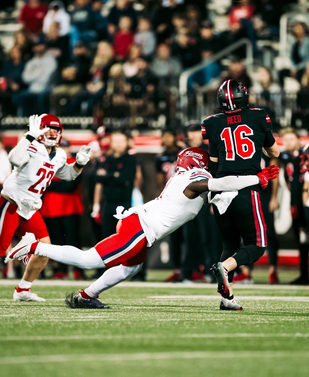 BazileClaudel's tweet photo. 49 tackles , 20 solo, 29 assist , 10.5 TFLs, 11 QBH, 18 QB hits , 42 QB pressures , 3 sacks—— Keep growing 11🫶🏾 https://t.co/pHKR5MqqSN