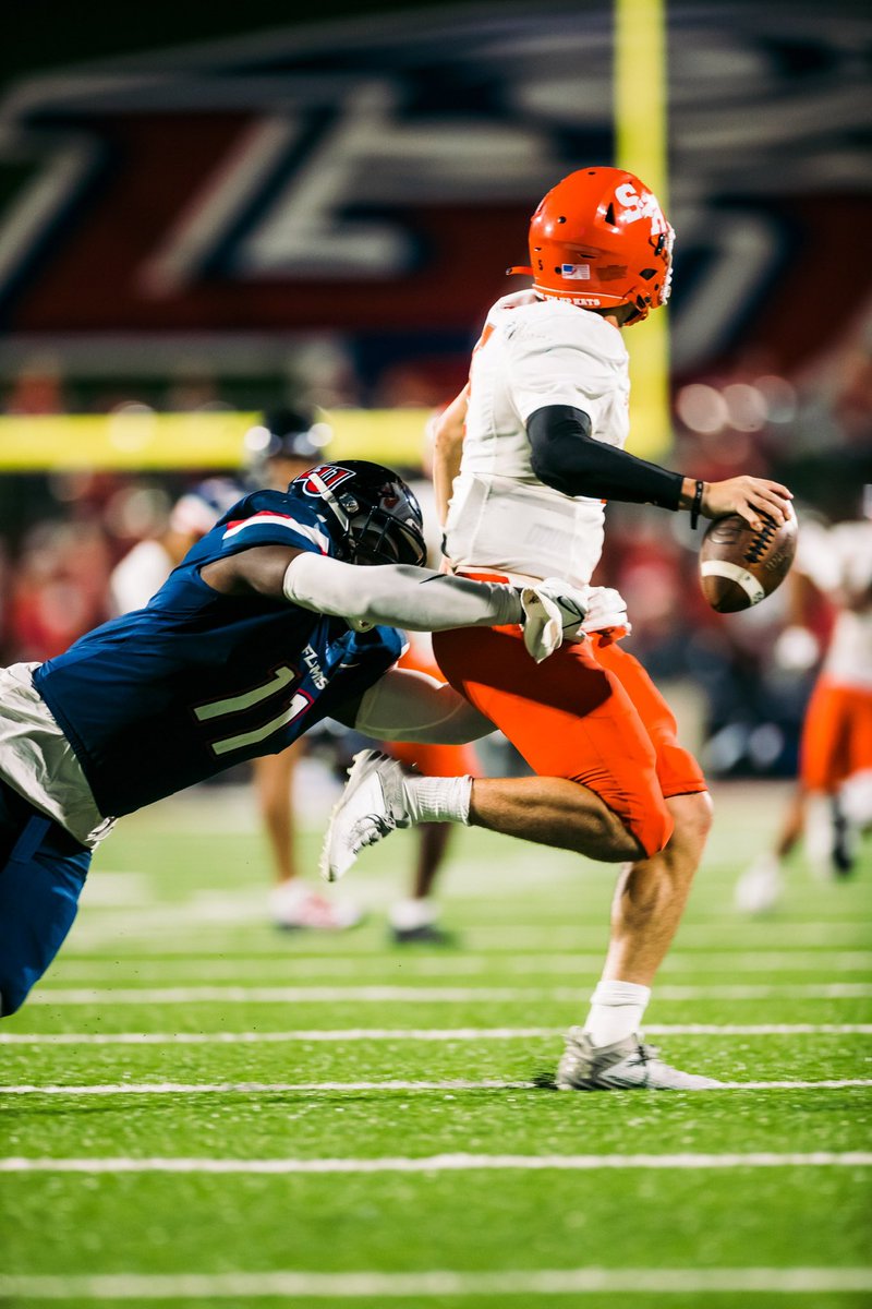 BazileClaudel's tweet photo. 49 tackles , 20 solo, 29 assist , 10.5 TFLs, 11 QBH, 18 QB hits , 42 QB pressures , 3 sacks—— Keep growing 11🫶🏾 https://t.co/pHKR5MqqSN